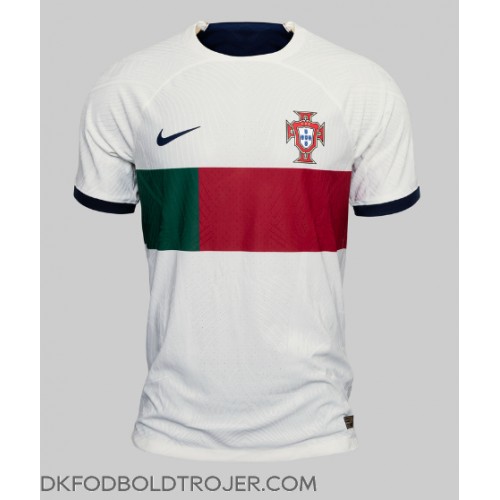 Billige Portugal Diogo Dalot #2 Udebane Fodboldtrøjer VM 2022 Kortærmet